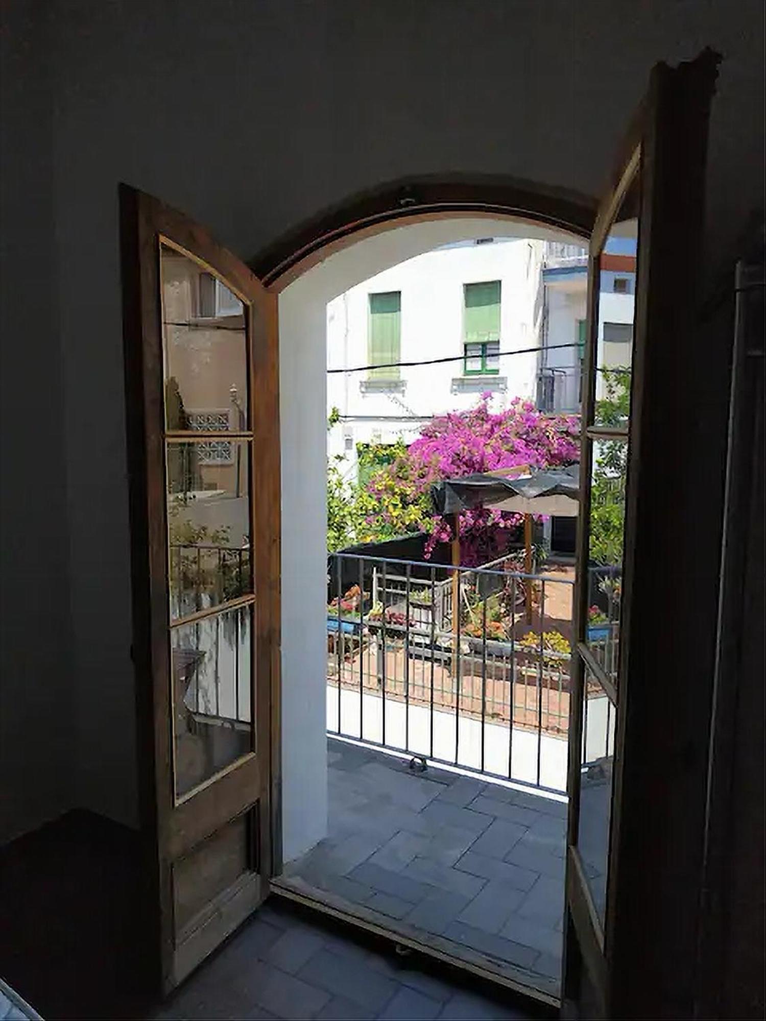 Apartamento De Diseno Cerca De Tren, Playa Y Bcn Масноу Екстер'єр фото